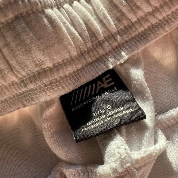 American Eagle Outfitters Light Gray Shorts - Picture 2 of 2